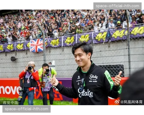 F1沙特大奖赛排位赛：维斯塔潘杆位，周冠宇跻身Q3