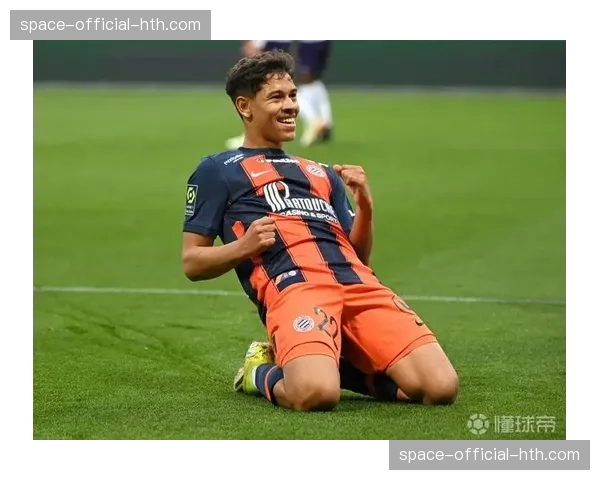 摩纳哥新援迅速融入球队，其场均拦截后推动进攻的数据位列队内第一