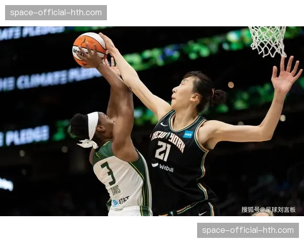 Dearica Hamby回归洛杉矶火花队，上赛季场均18.4分7.9篮板